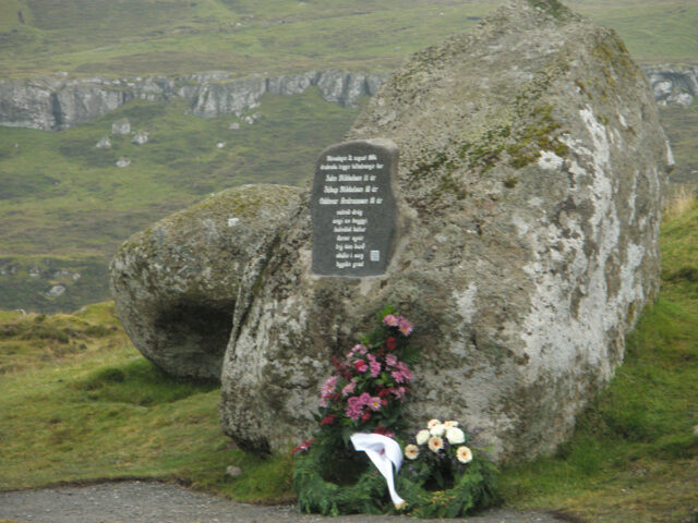 Minnissteinur við Toftavatn